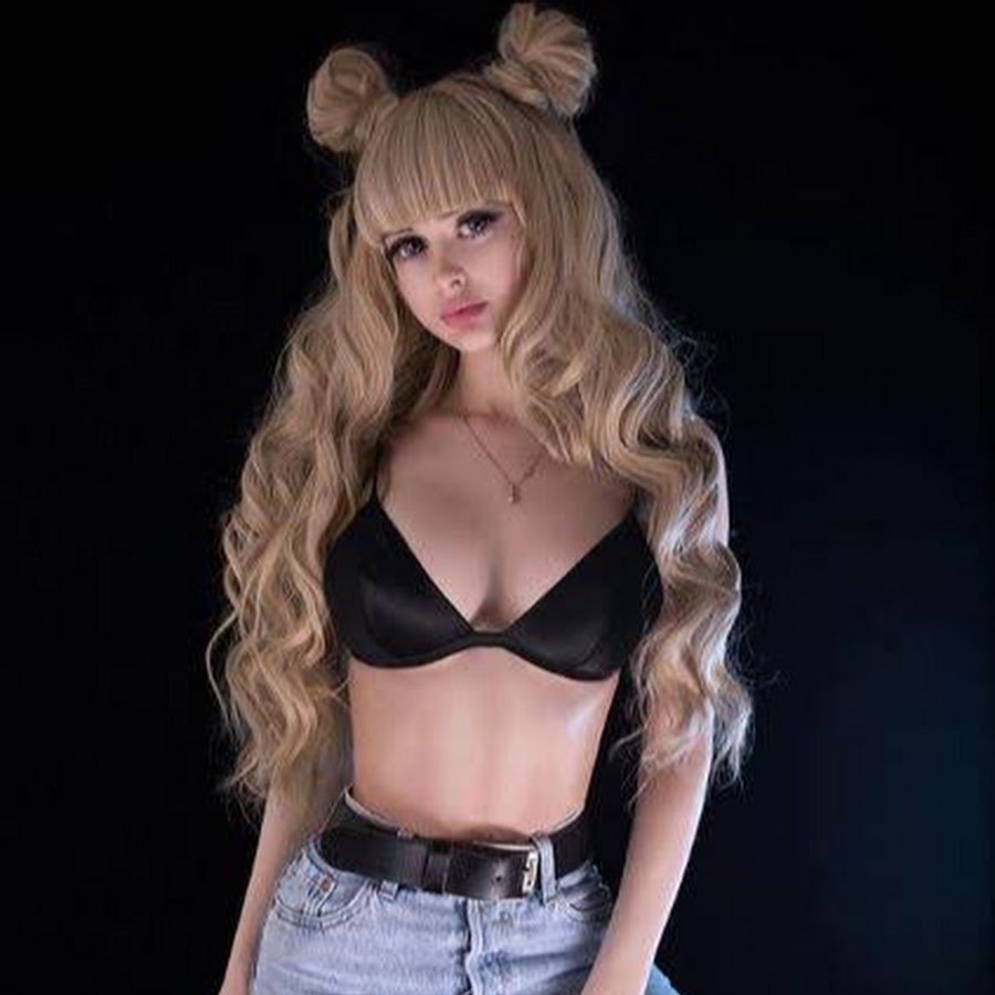 Анжелика Кенова