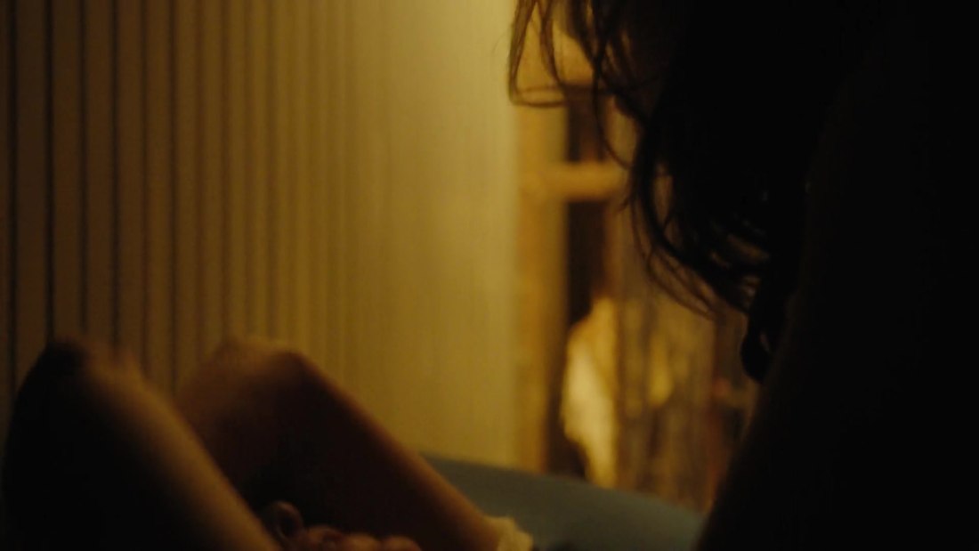 Софи Скелтон Outlander sex Scene