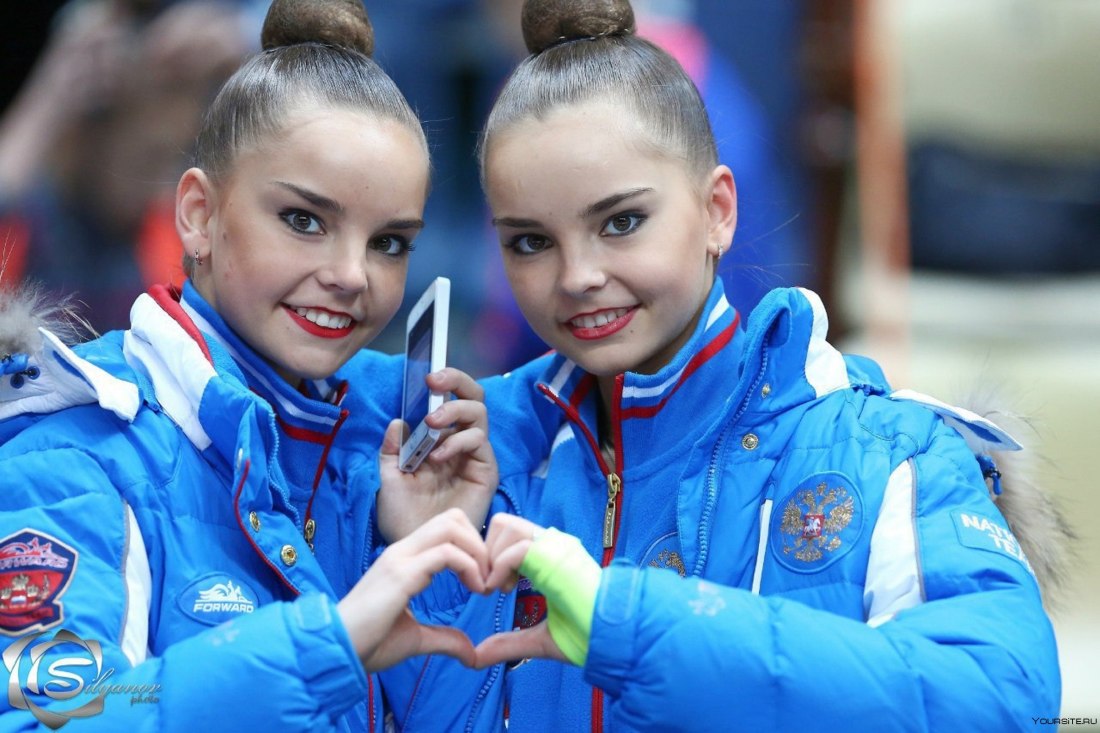 Голые близняшки Натали и Дженнифер Кэмпбелл