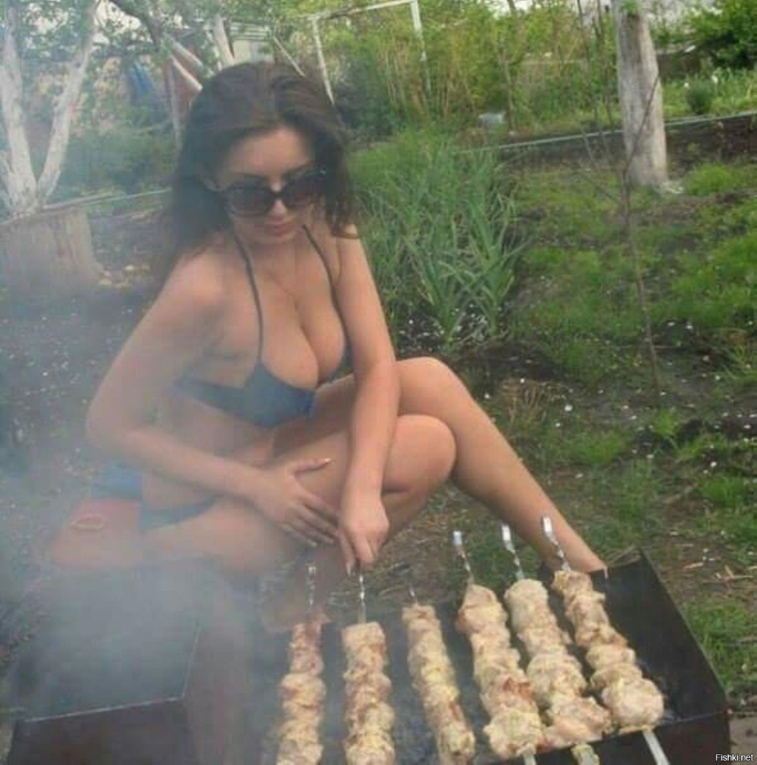 Девушки на дача шашлики