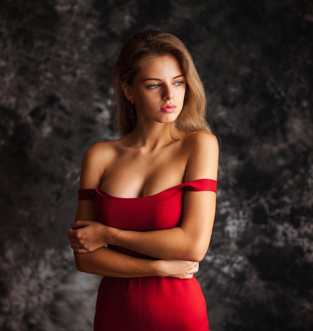 Диктор Алина Гилева