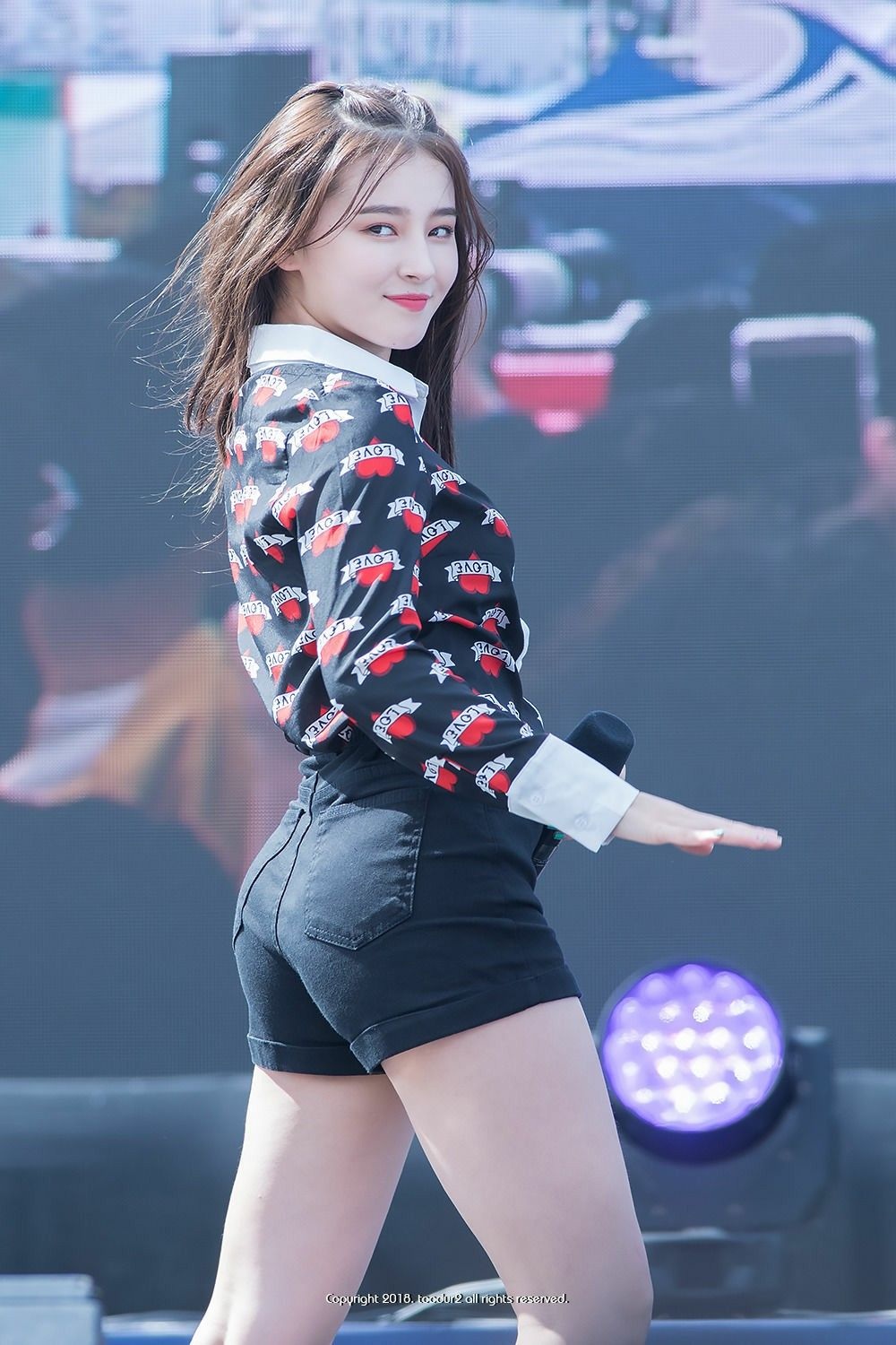 Nancy MOMOLAND 4k