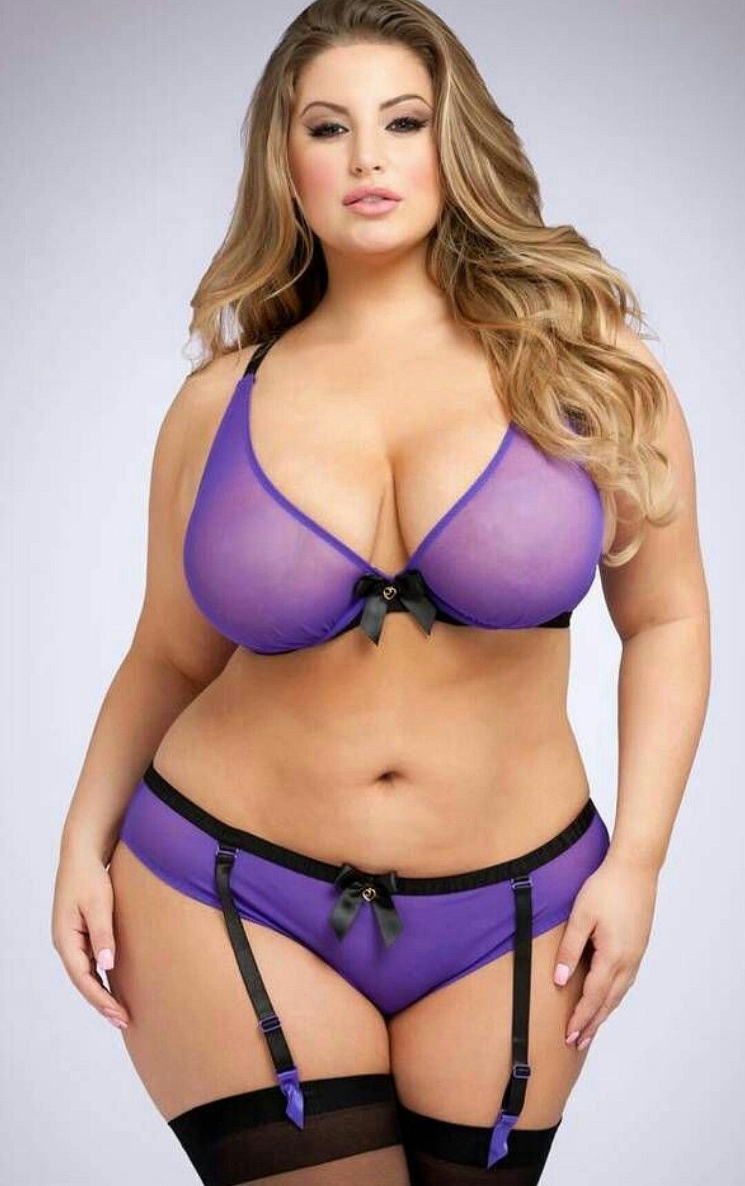 Эшли Алексис модель Plus-Size