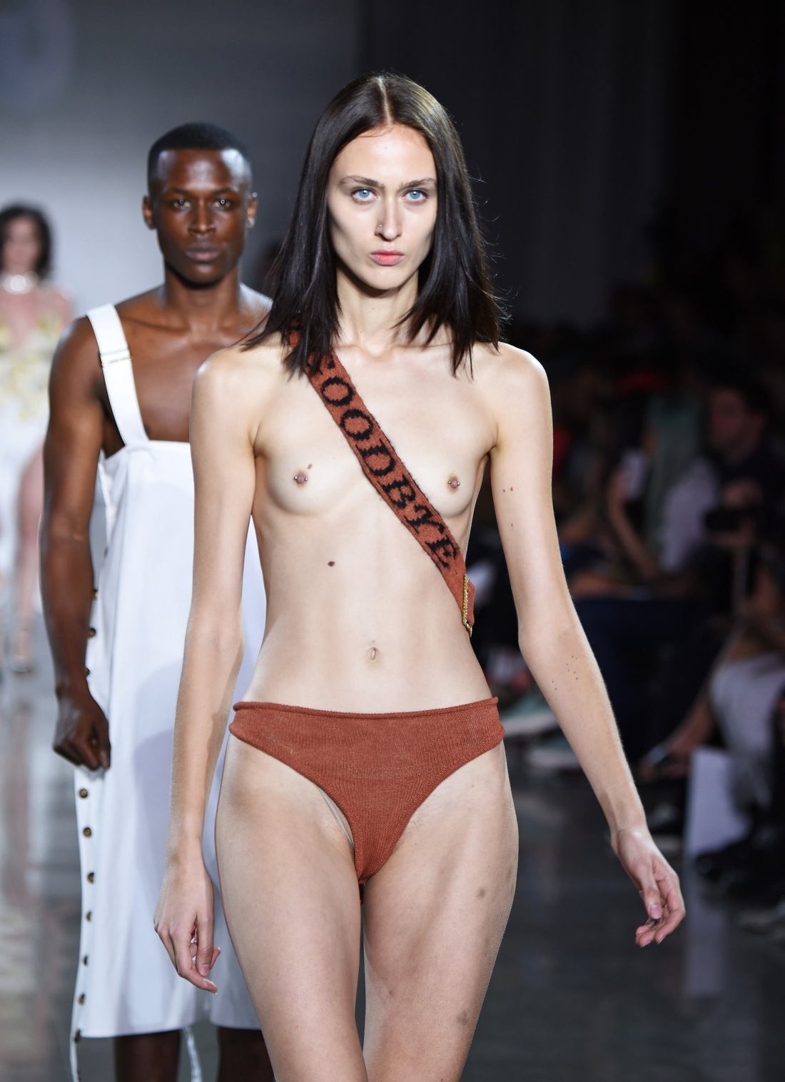 Чарли Ле Минду Charlie le naked