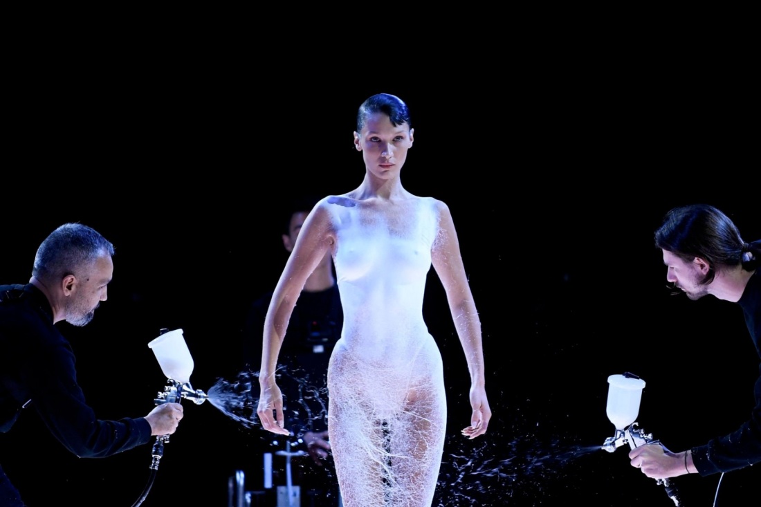 Bella Hadid crying