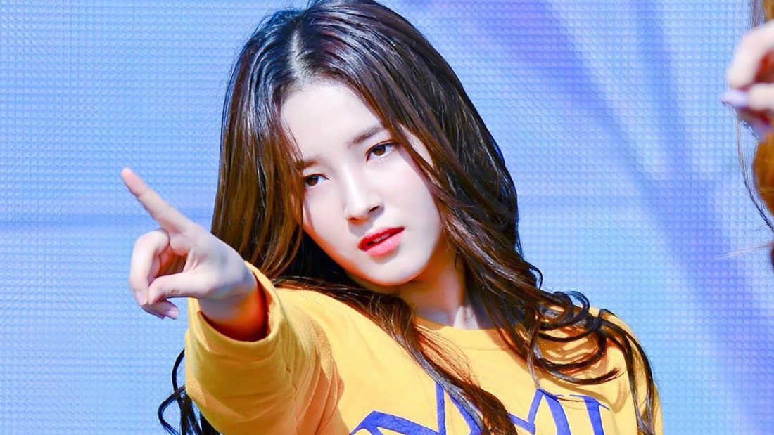 Nancy MOMOLAND leaked
