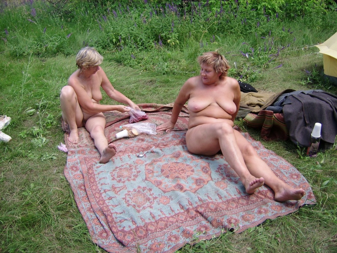 Голые зрелые толстушки на пляже