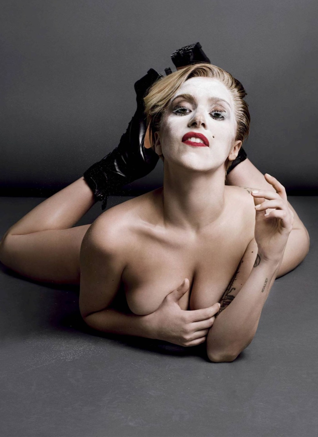 Lady Gaga v Magazine