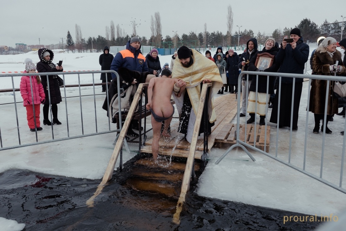 Моржихи в проруби женщины