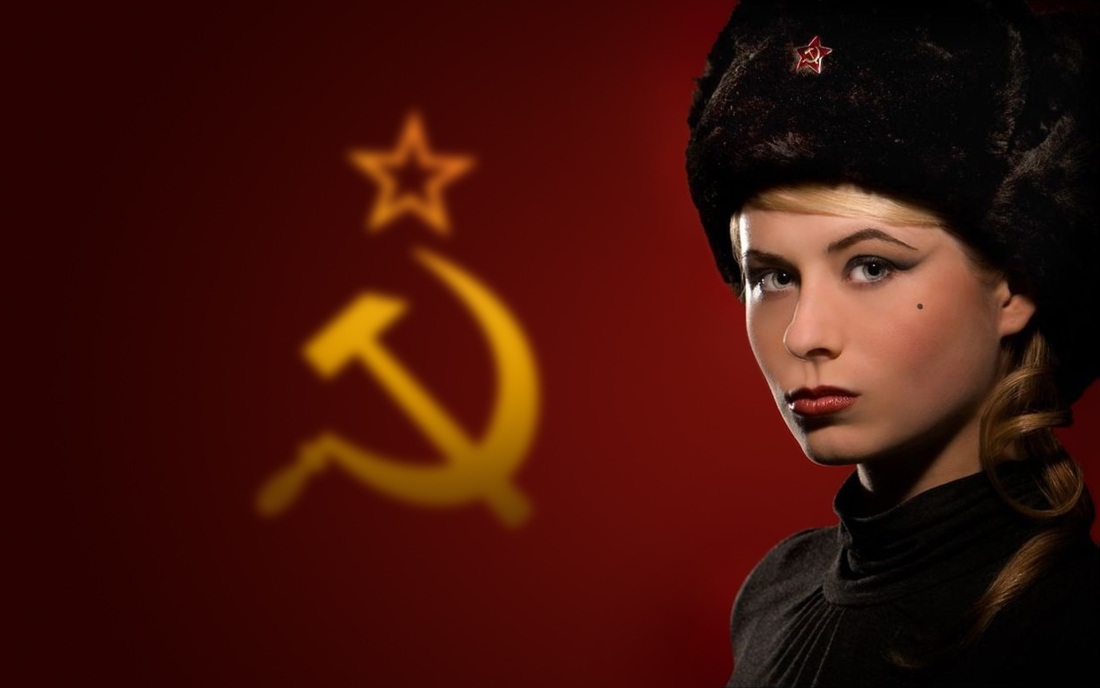 Девушка в ушанке СССР