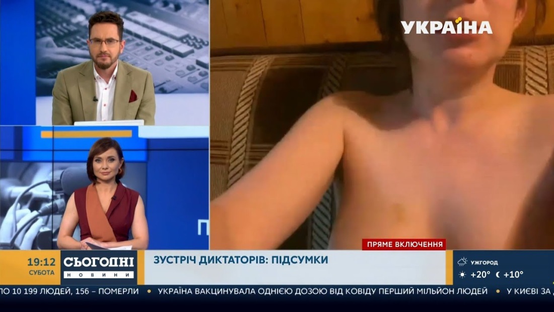 Юлия Колмогорова в купальнике