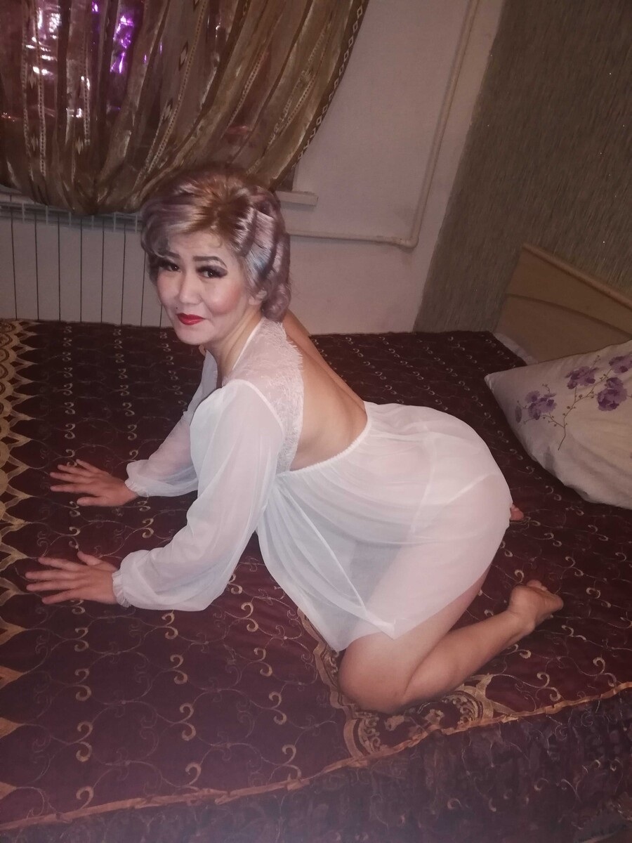 Брюнетка трах домашнее