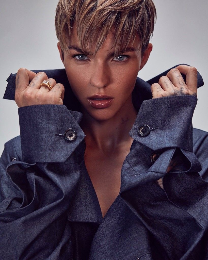 Miley Cyrus +18