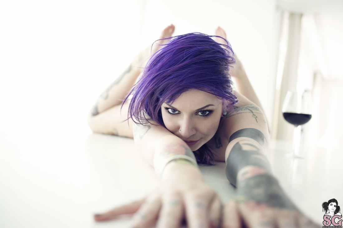 Вайолет Майерс Purple hair