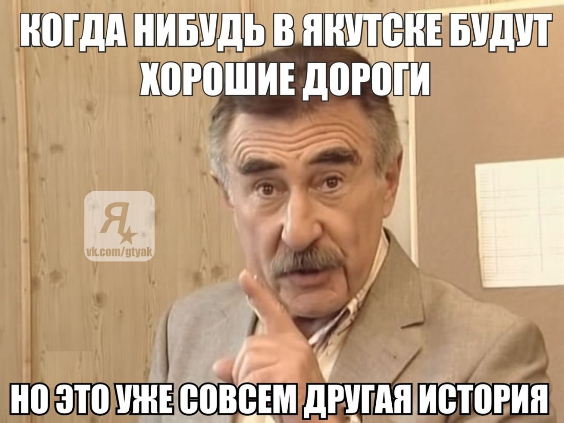 Обри Плаза в очках