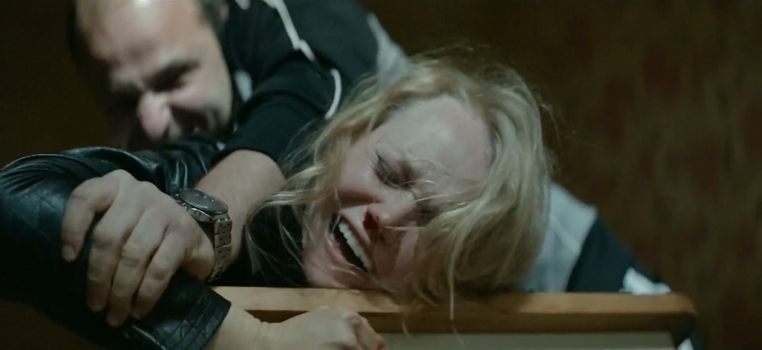 Юлия Гюнтель в купальнике
