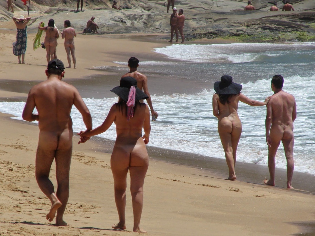 Красивые девушки на пляже xxx