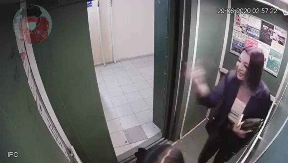 Девушка испражнилась в подъезде