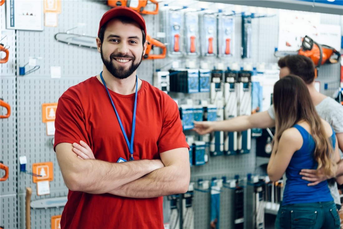 Продавец консультант мужчина