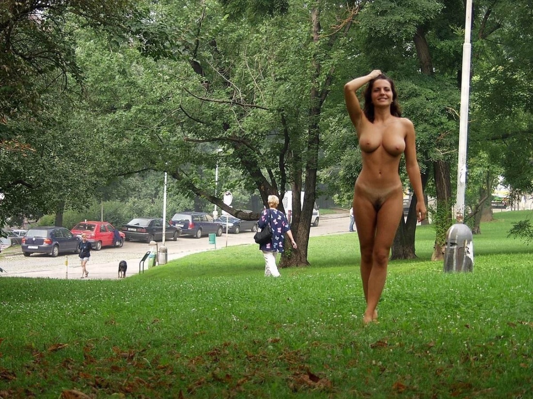 Красивые эксгибиционистки