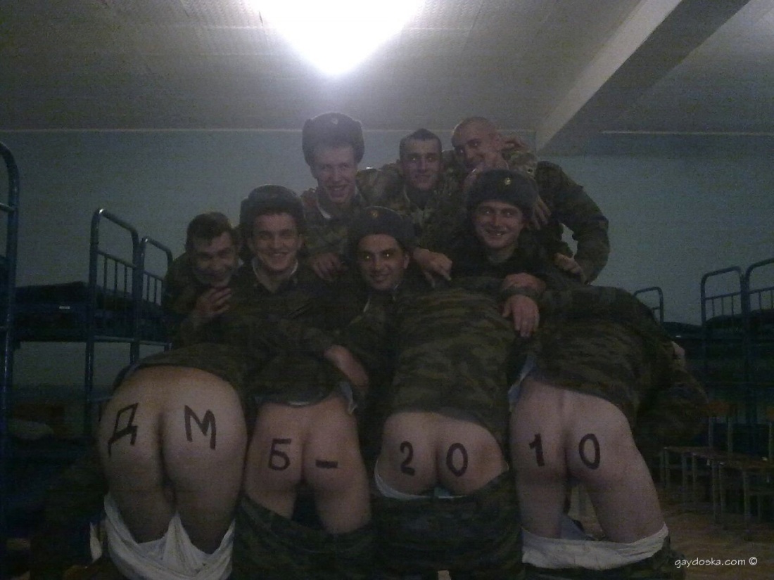 Военнослужащие в армии ню