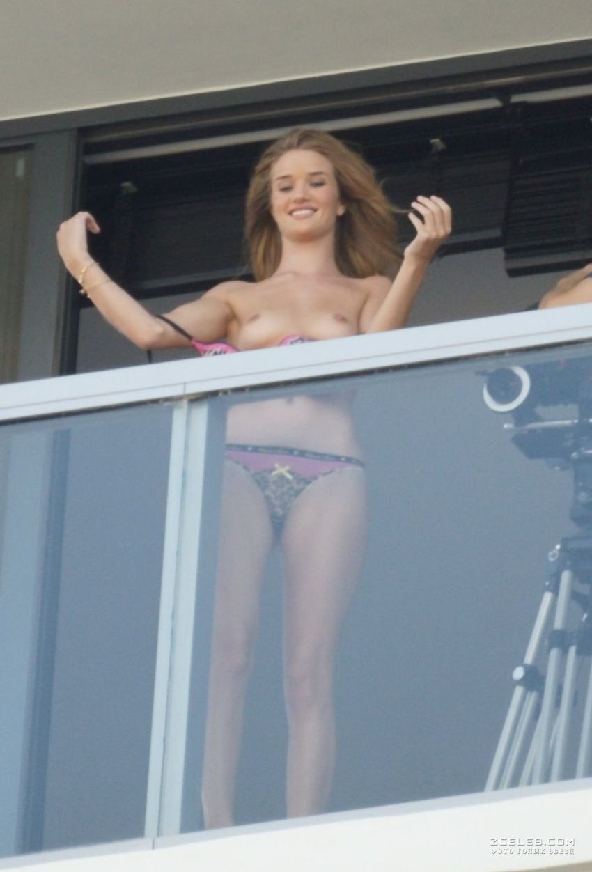 Rosie Huntington-Whiteley голая фейк