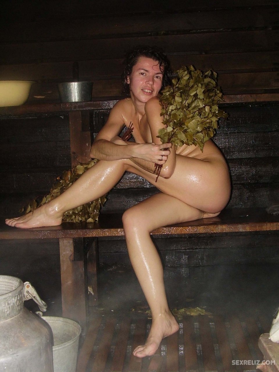 Голые женщины в бане частное