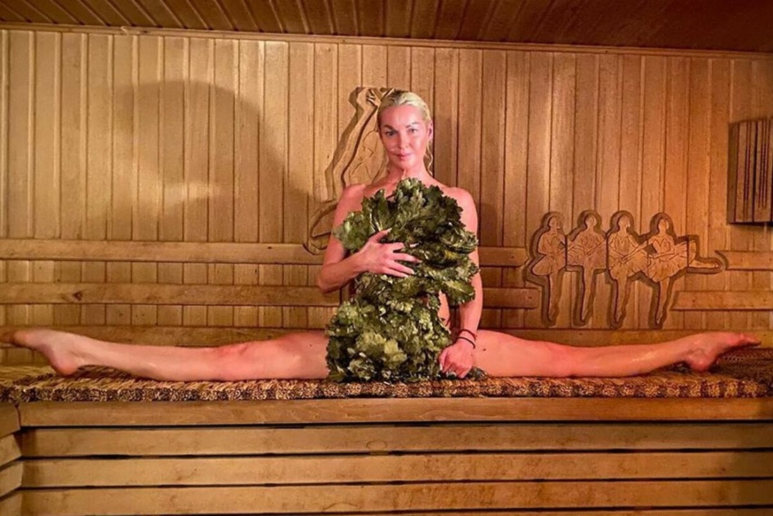Анастасия Волочкова в сауне