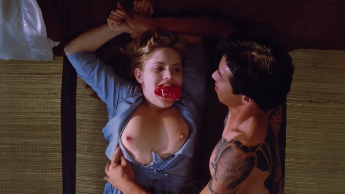 Фильм одинокая белая женщина 2 голая