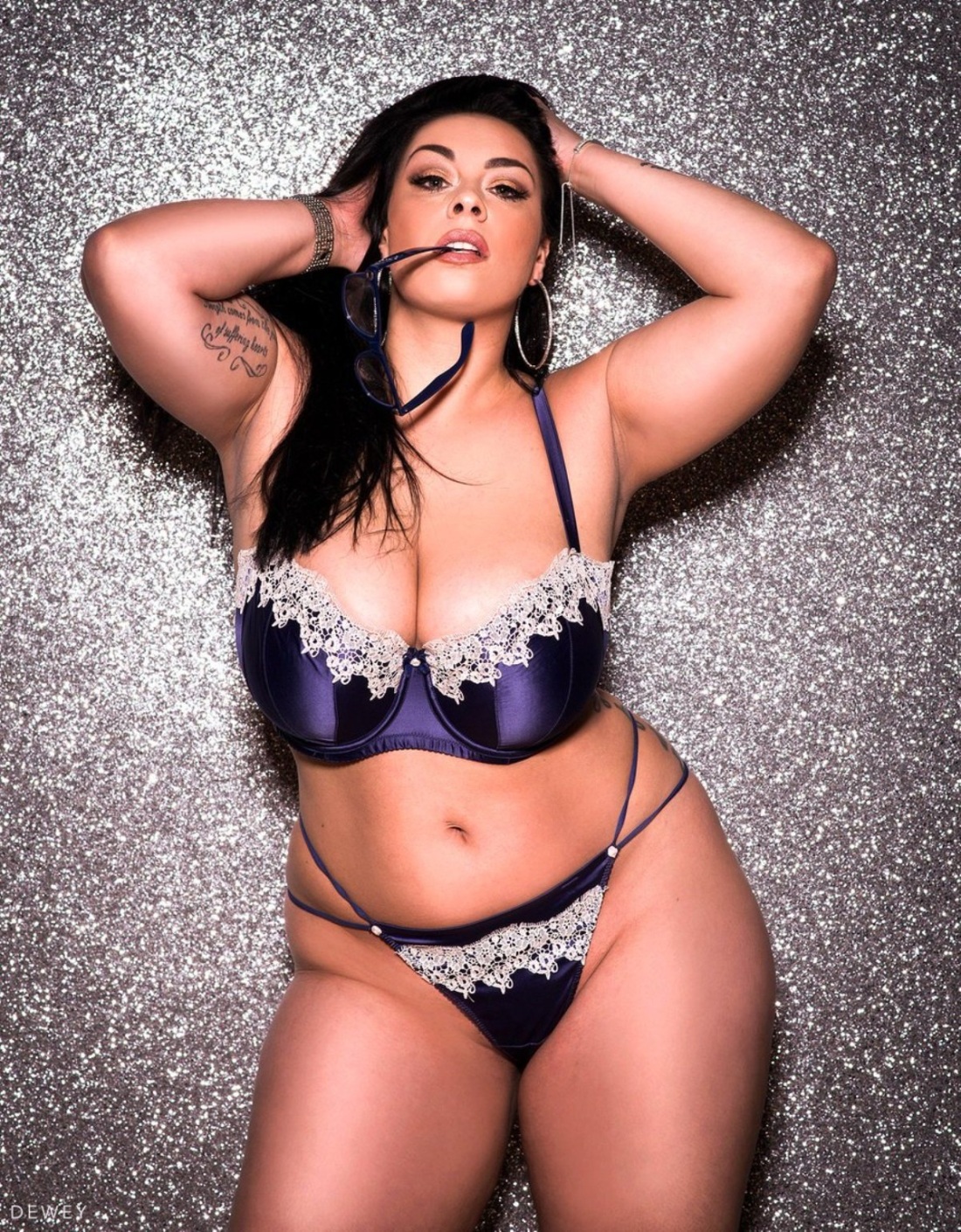 Эшли Алексис Plus Size