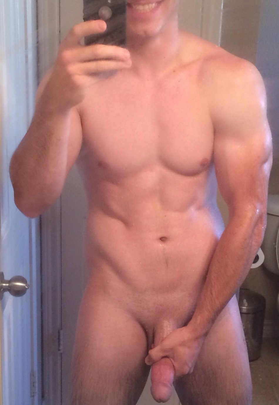 Эротическое селфи в отеле