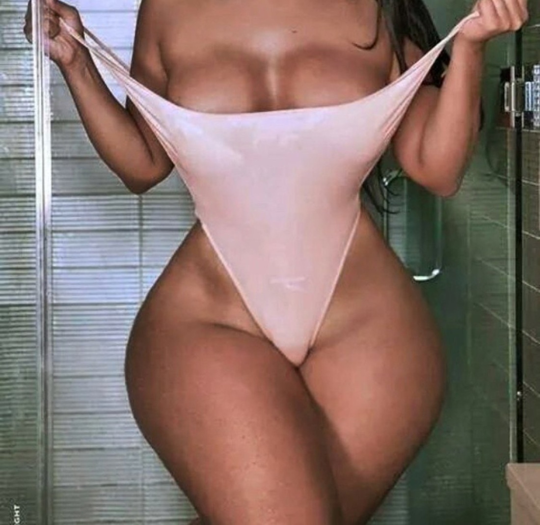 Девушки с пышными формами ню