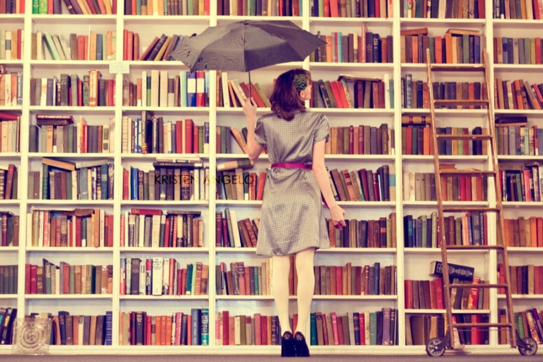 Книжные полки фон